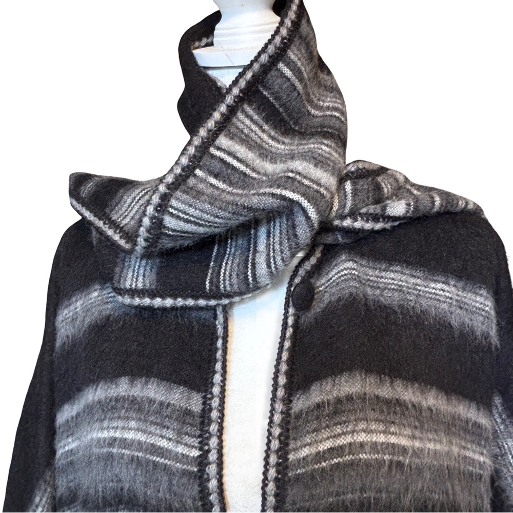 Celitas Design Alpaca Wool Elegant Black and Gray Women's Poncho Cape with Scarf - Picture 3 of 6
